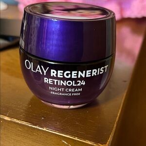 OLAY Regenerist Retinol24 Night Cream - Deep Purple